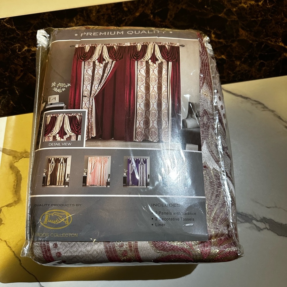 Elegant Burgundy and Gold Curtain Set